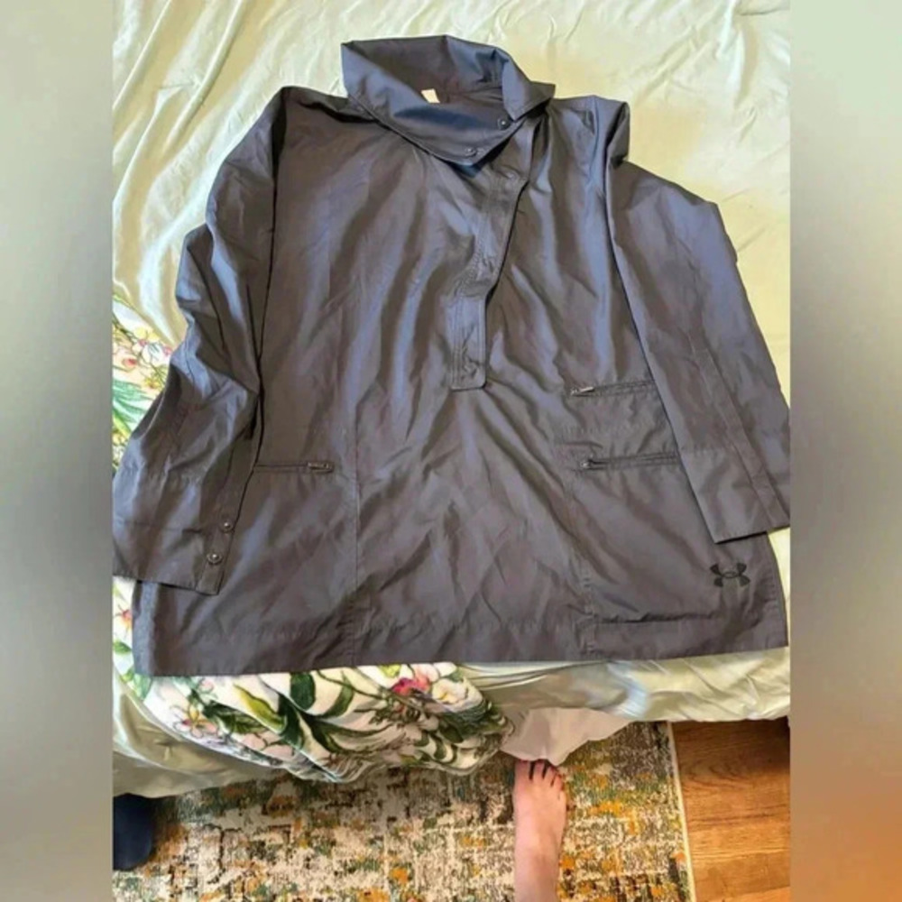 Under Armour black long windbreaker XL